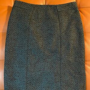 Banana Republic Navy blue and Green Tweed Pencil Skirt. Size 0